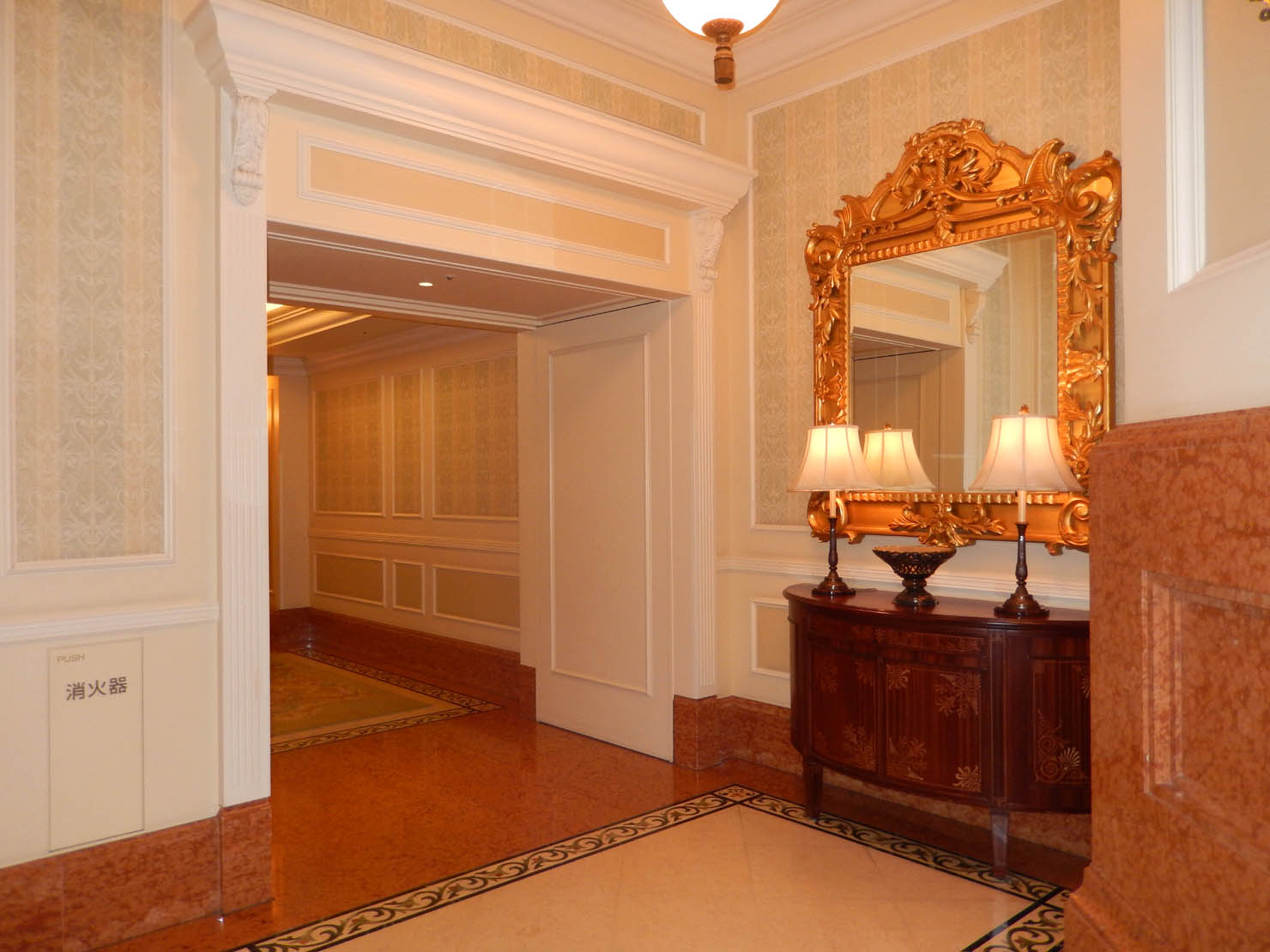 ランドホテルの 廊下の 鏡 ２９日第２ ４報 怒鳴るド伍長のクワックパーク