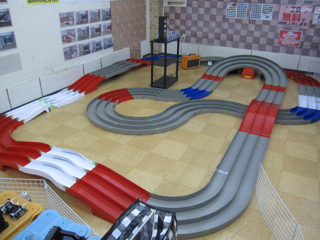 ファミコンハウス大村店ウインタートライアル参加レポ ミニ四駆人生コースアウト ファミコンハウス大村店ウインタートライアル参加レポ ミニ四駆人生コースアウト