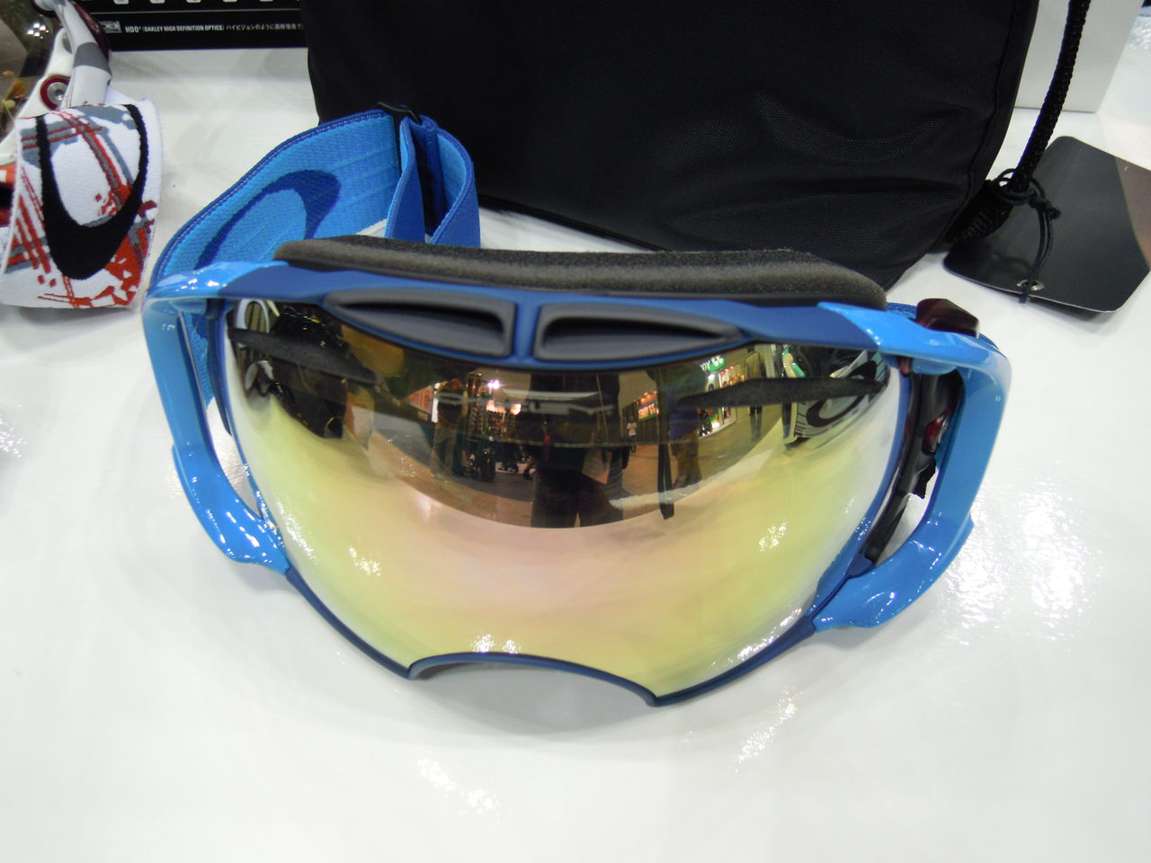 Oakley Airbrake Marine Jewel Blue 本日の技巧屋
