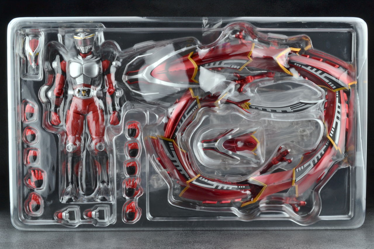 S.H.フィギュアーツ 仮面ライダー龍騎＆ドラグレッダーセット