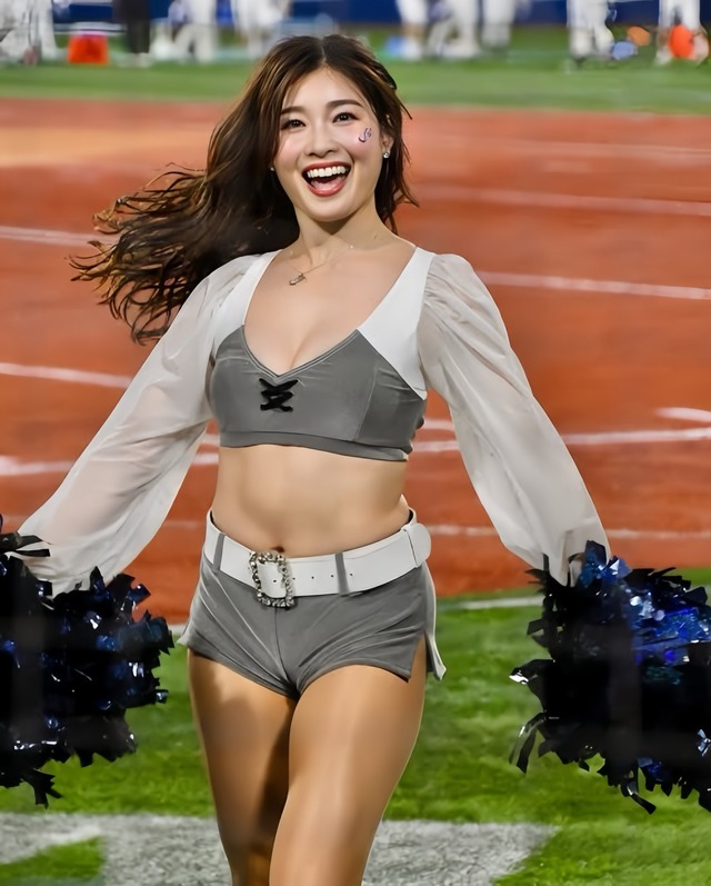 土屋太鳳の姉、あたシコ！ぴっちり全身スーツでお尻のカタチがエッチ