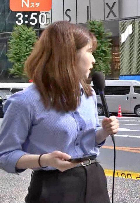 大屋檀アナ、程よい膨らみおっぱい！B地区がポチッとなってるな最高！