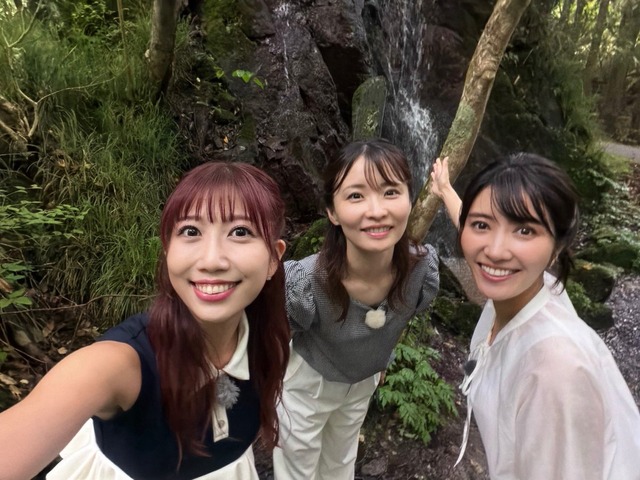 田中美都アナ、パンティ線が透けてる白パンツの尻肉がタマランわ