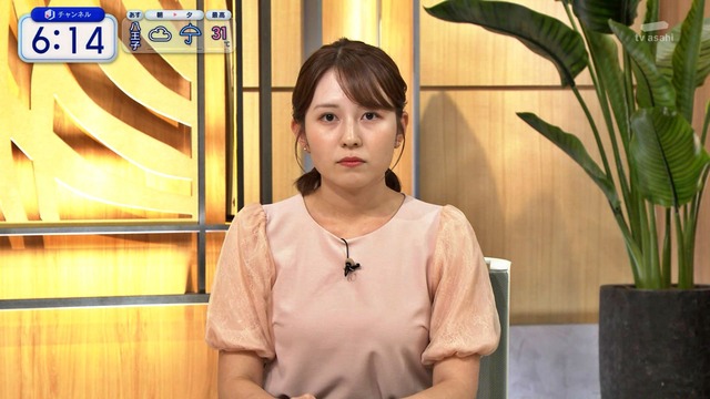 三山賀子アナ、横乳おっぱい集中線がエッロ過ぎ最高!タマランね