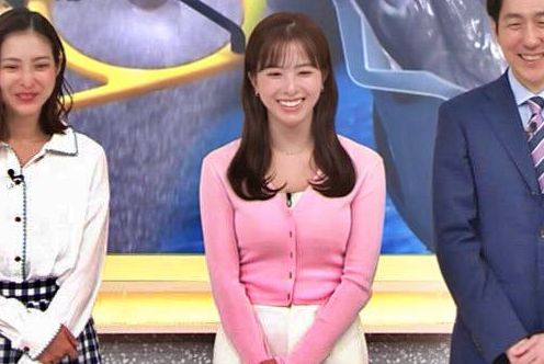 田原萌々アナ、ピンク巨乳おっぱいの谷間ガッツリ見せてるぞ！タマラン