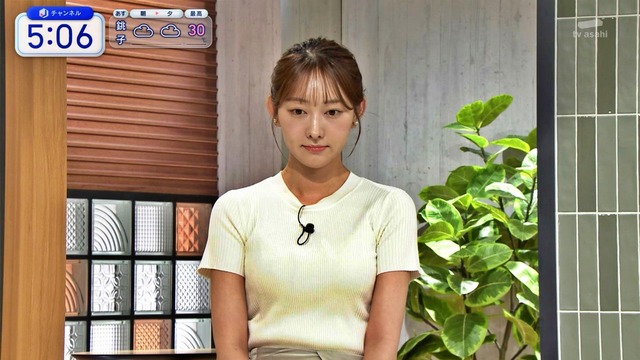 森山みなみアナ、おっぱいぷるんって揺れた！スケベなカラダしてるな