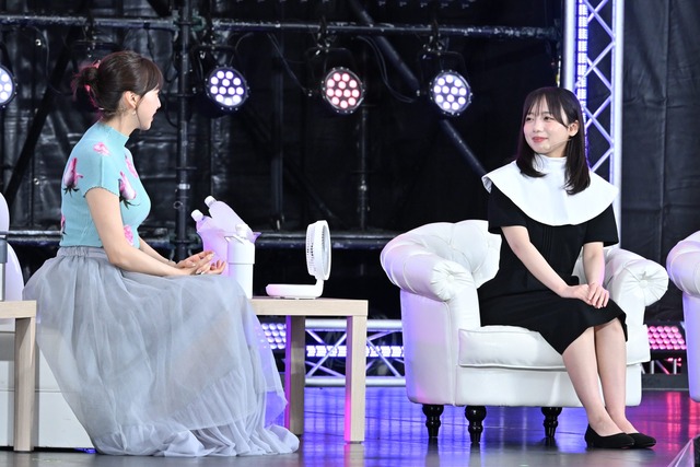 元日向坂46富田鈴花、ニットおっぱいデッカ！横乳の膨らみ凄い最高！