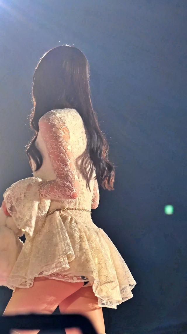 AKB48伊藤百花、パンチラ！ランウェイで逞しい脚をさらしてしまう