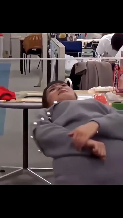 2837