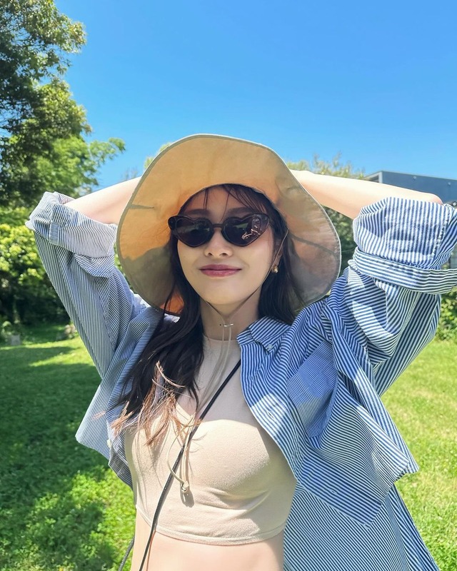 内田理央、パンティ脱いじゃった!おっぱいの膨らみがエチエチ