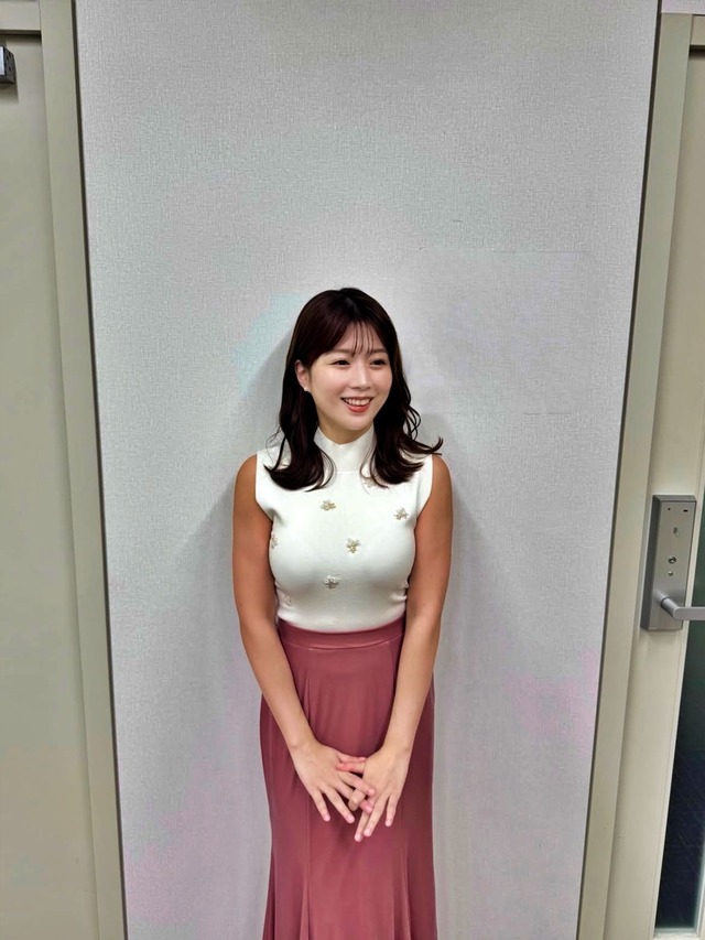 田中萌アナ、白ノースリ透けおっぱいデッカ！この乳房けしからん最高！