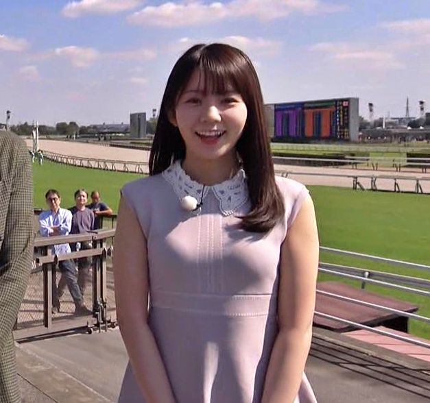 冨田有紀アナ、ノースリ腋おっぱいがムキュムキュ揺れ過ぎ最高！