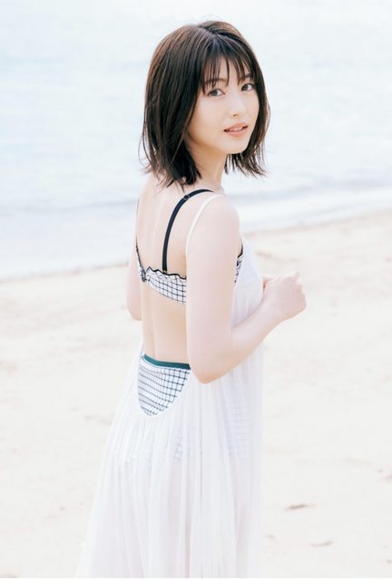 浜辺美波初写真集 水着姿で谷間を見せつける出血大サービス アイドル 女子アナ画像 吟じます 浜辺美波初写真集 水着姿で谷間を見せつける出血大サービス アイドル 女子アナ画像 吟じます
