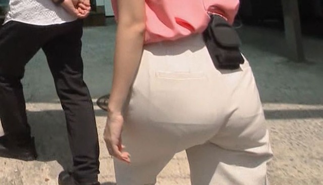 日比麻音子アナ、パンティ線が食い込む尻の下着が透けてる白パン最高