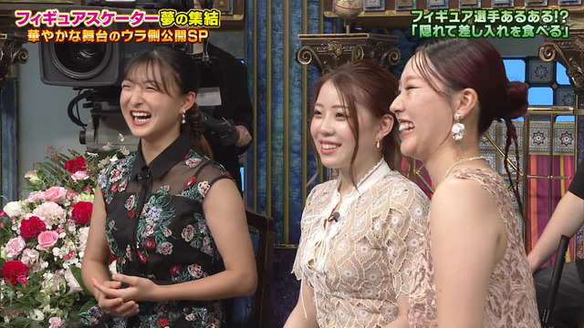 紀平梨花、パンチラ！ミニワンピの股間押さえても見えてるタマランち
