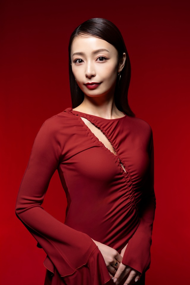 宇垣美里、赤ドレスおっぱいの膨らみエッロ！下乳のカタチたまらん