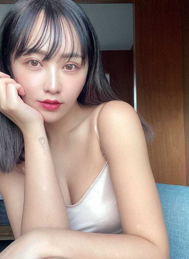 HJKCVBx