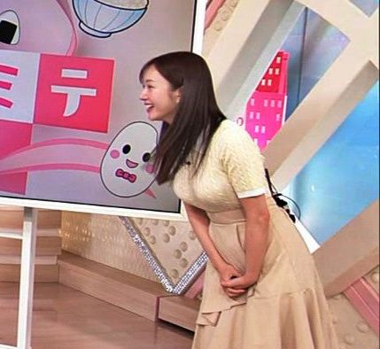刈川くるみアナ、今日のニットおっぱい横乳の膨らみがデッカ過ぎ最高！