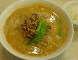 銀座松坂屋 赤坂飯店の坦々麺(辛さひかえめ)