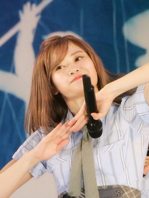 i9