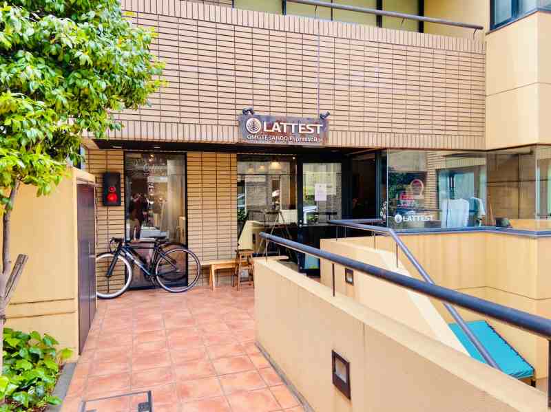 ビターな大人のラテを楽しめる Lattest の ベイリーズラテ 表参道 To Go Brothersのテイクアウトジャーニー ビターな大人のラテを楽しめる Lattest の ベイリーズラテ 表参道 To Go Brothersのテイクアウトジャーニー