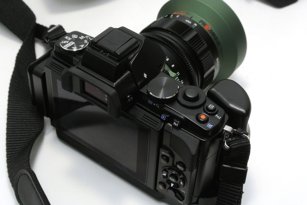 muk アルカスタイル オリンパスOM-D E-M5専用 L型グリップ : muk muk アルカスタイル オリンパスOM-D E-M5専用 L型グリップ : muk