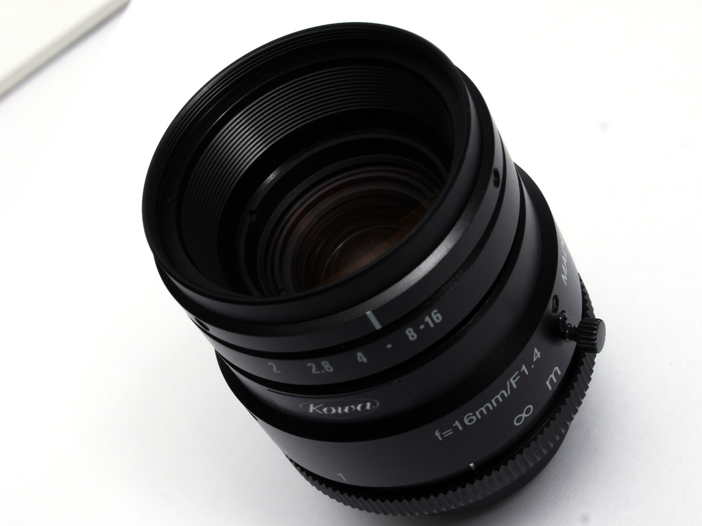 Kowa インダストリアルCマウントレンズ 16mm f1.4 1