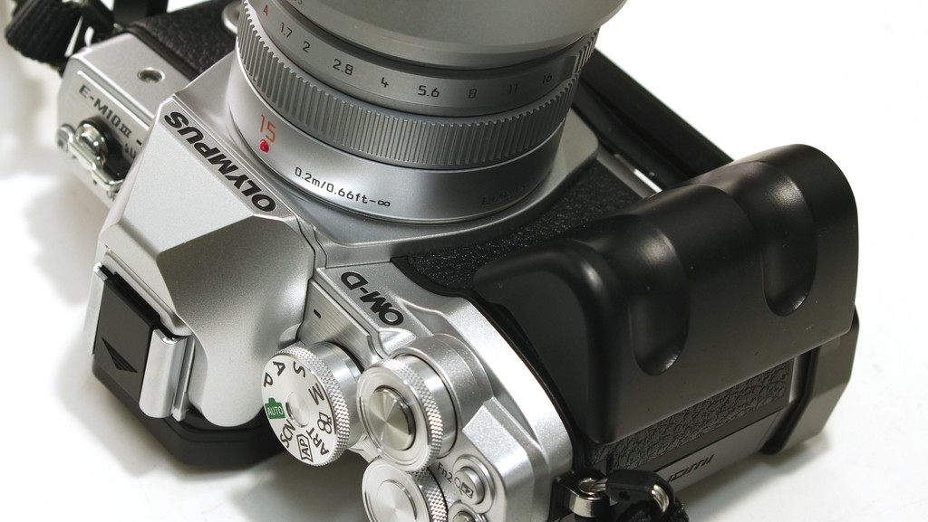 OLYMPUS - OM-D E-M10 ＋ 純正グリップ付き muk アルカスタイル オリンパスOM-D E-M10MarkIII専用 L型