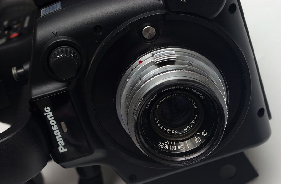 マイクロ－フォーサーズ動画専用機パナソニックAG-AF105に