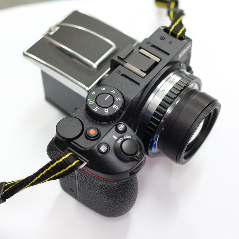 Nikon Z30用 ハッセル・ファインダーフードブラケット muk3D Nikon Z30用 ハッセル・ファインダーフードブラケット muk3D