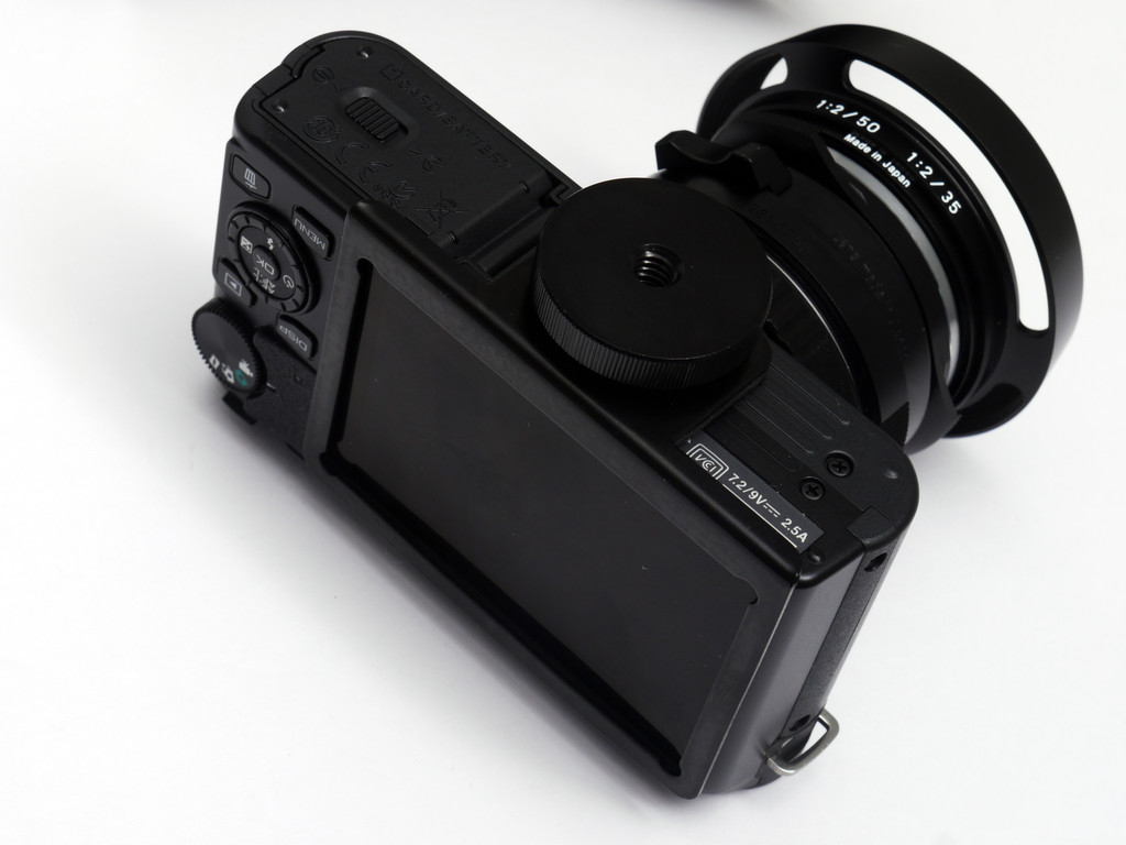 Nikon J1用 液晶ビューファインダールーペ : muk camera service Nikon J1用 液晶ビューファインダールーペ : muk camera service