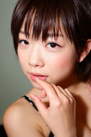 001-紗倉まな-01