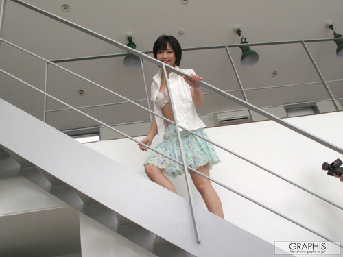 紗倉まな-GRAPHIS-03