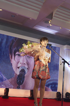 紗倉まな-SOD大賞2012-03