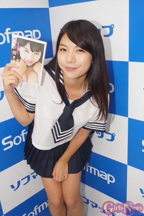 芹沢潤-150830-ソフマップ-01