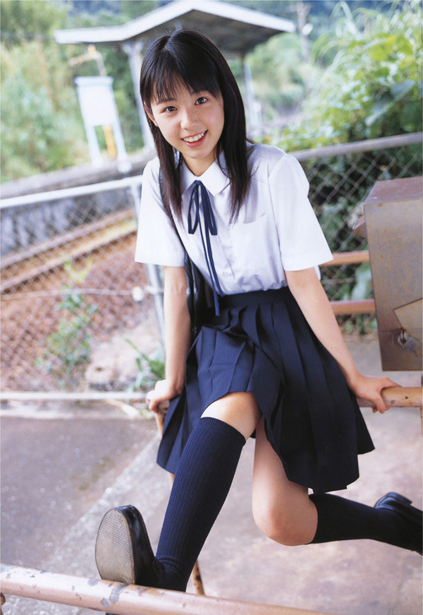 001-01-小池里奈-01