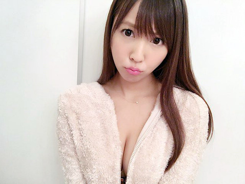 三上悠亜-image-3-04