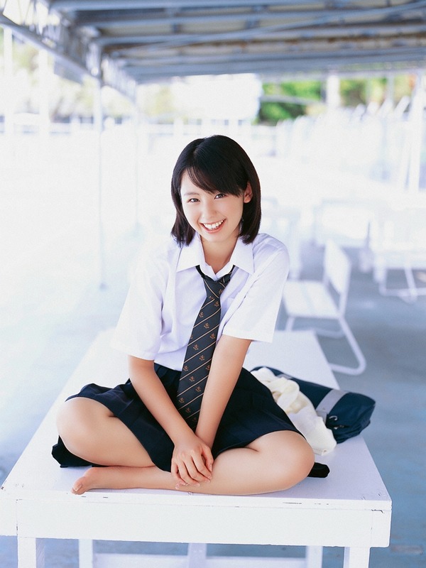 001-小池里奈-02