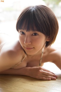 吉岡里帆-BOMB-01
