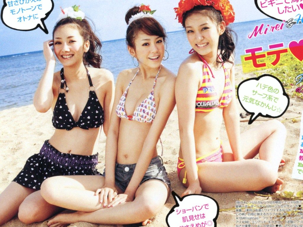 桐谷美玲さん 中央 武井咲さん 右 Girls Girls Girls 桐谷美玲さん 中央 武井咲さん 右 Girls Girls Girls