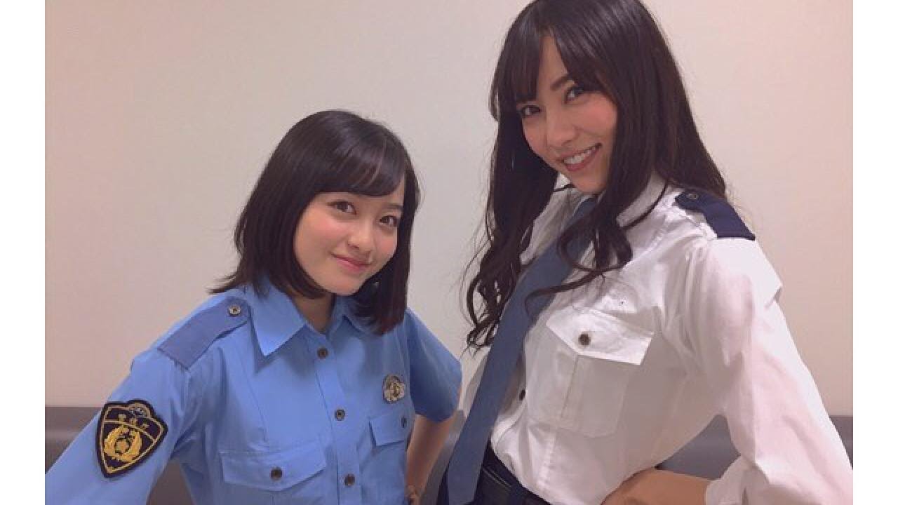橋本環奈さん 左 石川恋さん 右 Girls Girls Girls 橋本環奈さん 左 石川恋さん 右 Girls Girls Girls