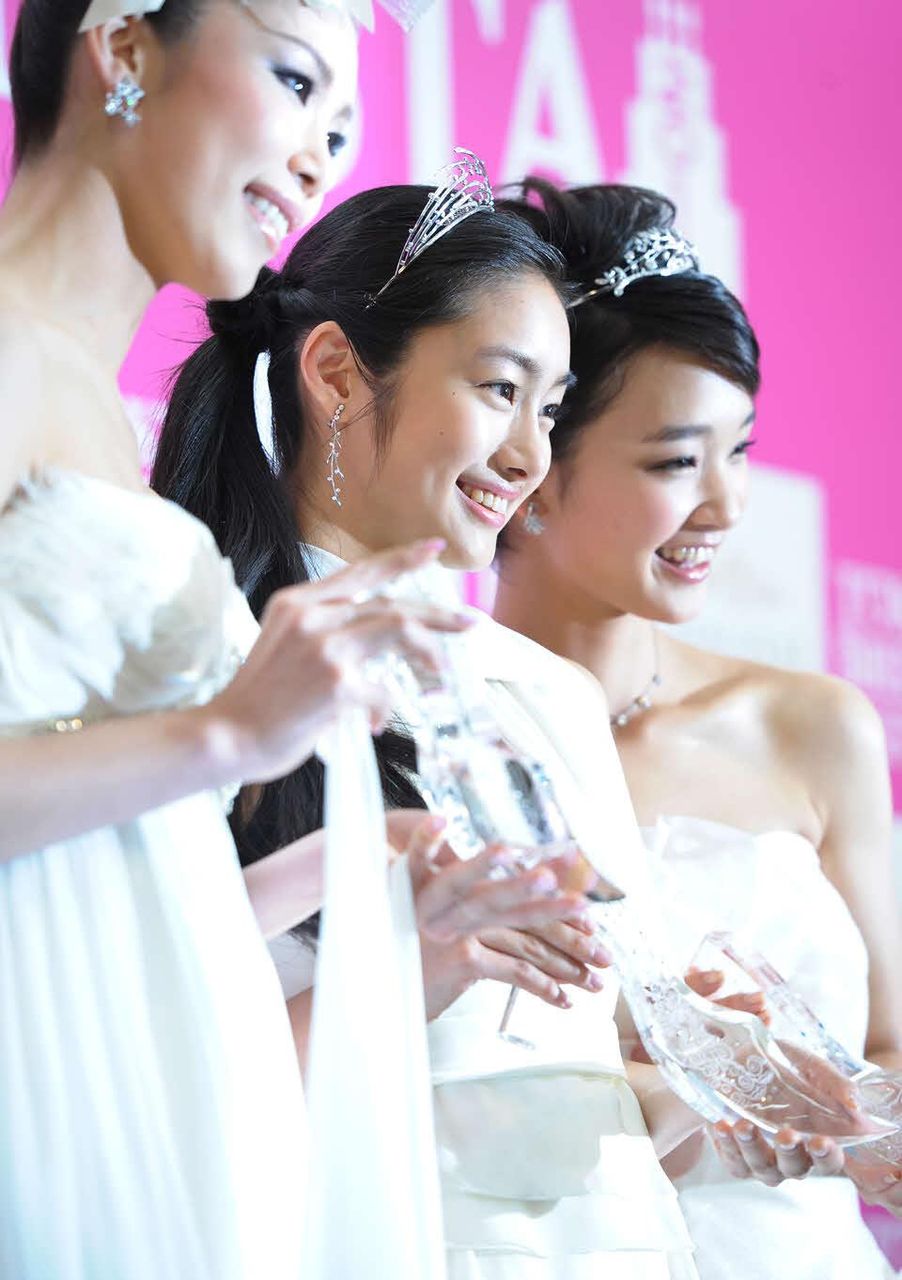 左から 森理世 もりりよ さん 忽那汐里 くつなしおり さん 剛力彩芽 ごうりきあやめ さん Girls Girls Girls 左から 森理世 もりりよ さん 忽那汐里 くつなしおり さん 剛力彩芽 ごうりきあやめ さん Girls Girls Girls