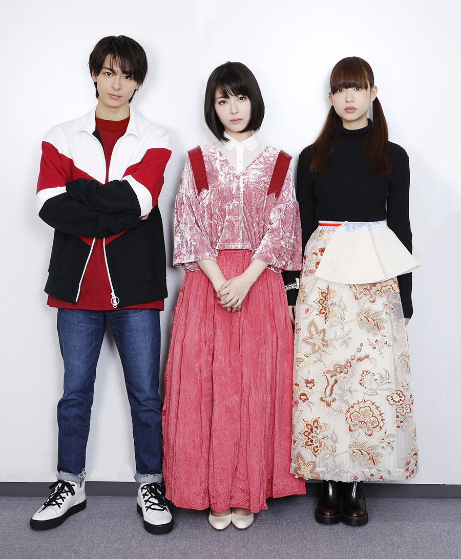森川葵さん 右端 浜辺美波さん 中央 Girls Girls Girls 森川葵さん 右端 浜辺美波さん 中央 Girls Girls Girls