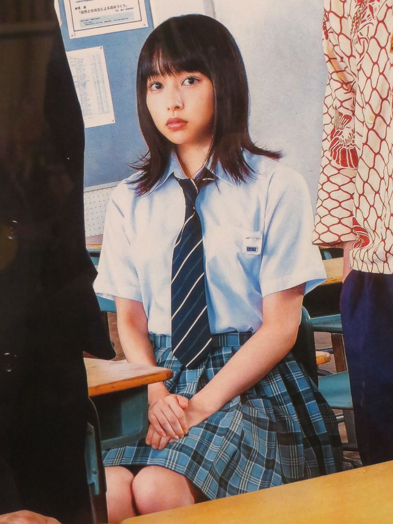 桜井日奈子さん Girls Girls Girls