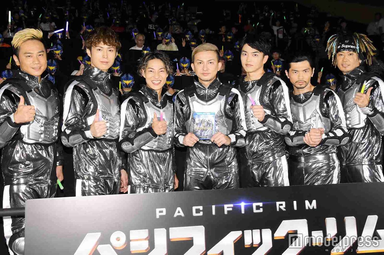 Da Pump U S A ダサかっこいいダンスに親子連れ大喜び Issa 全身シルバー衣装に この格好で入ってきた時 苦笑いが聞こえた がーるずとーく