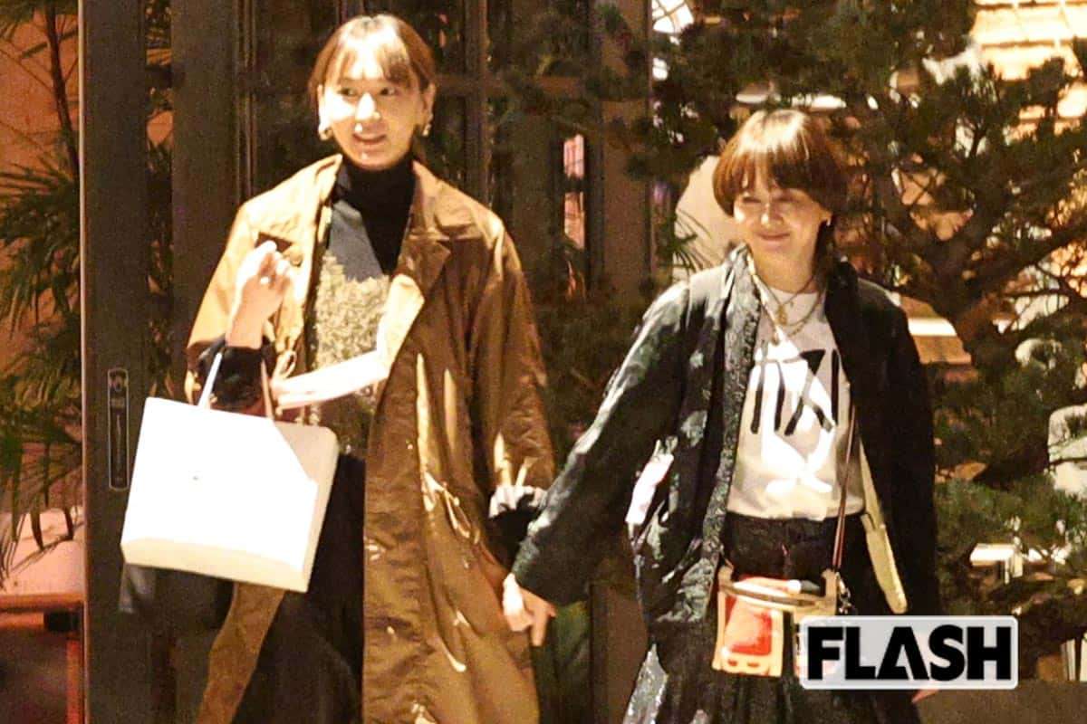 新垣結衣と小泉今日子が見せた「恵比寿の奇跡」…松田龍平もヒロミもYOUも参加のパーティでギュッと手繋ぎ