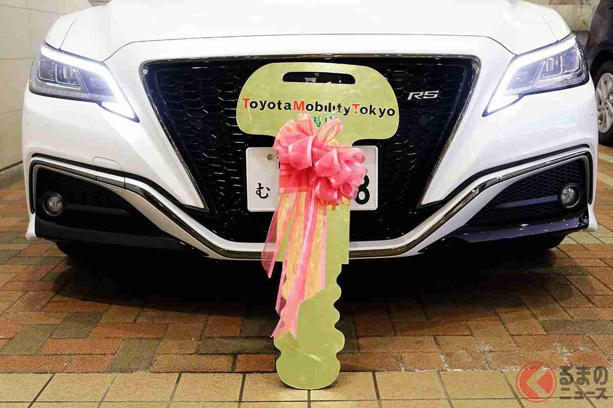 なぜ新車の「納車式」はやるのか？ 「恥ずかしいから不要」の声も!? ディーラー側の本音は？