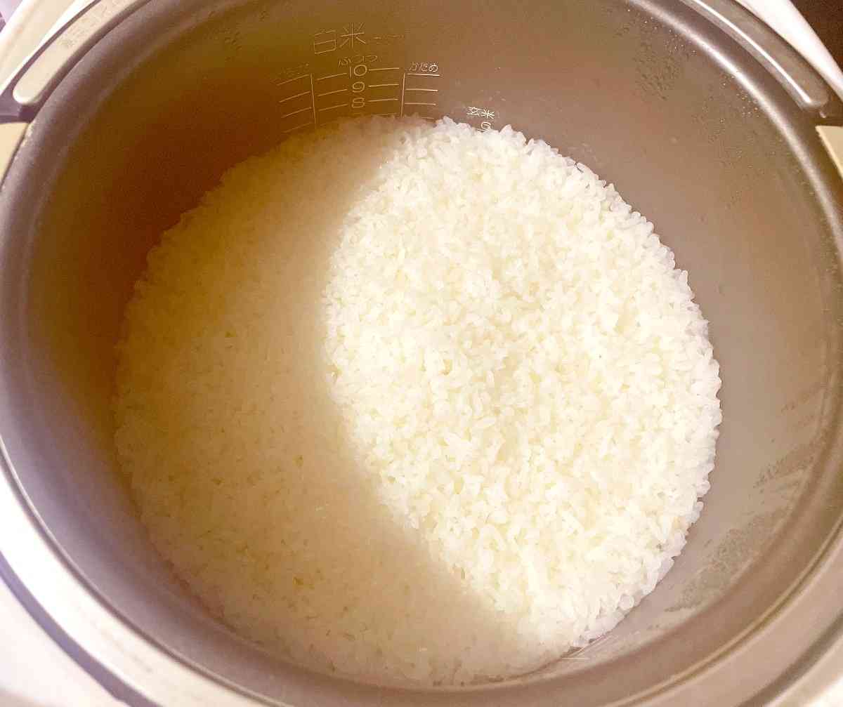 友達「米40キロ届いた」 → 消費のためおかずを持ち寄った“米パーティー”が最高　サーモン塩辛、なめ茸など至福のお供が集結