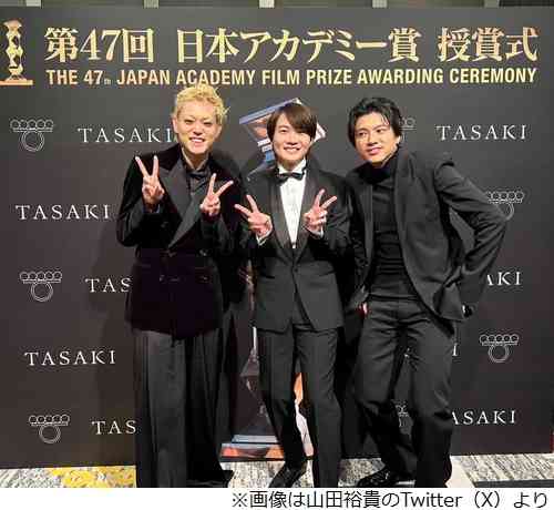 山田裕貴、“金髪＆メイク”の菅田将暉が「超かっこよくて」