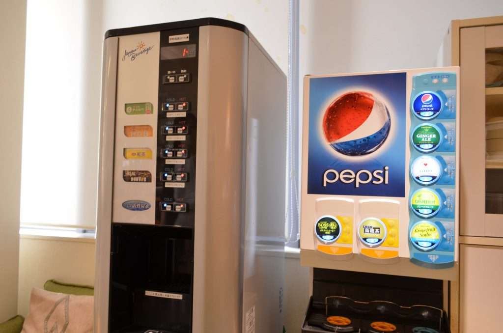 ドリンクバーって頼みますか？